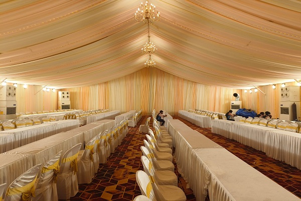 Grand Dining Setup